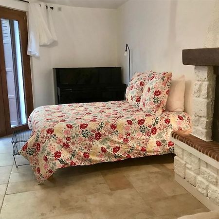Le Colostre T2 Saint-Martin-de-Bromes Luaran gambar
