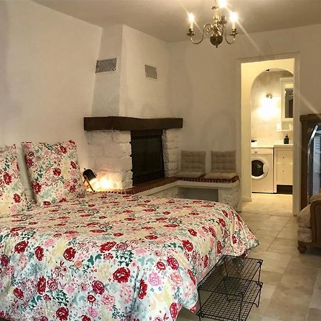 Le Colostre T2 Saint-Martin-de-Bromes Luaran gambar