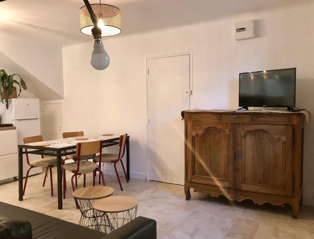 Le Colostre T2 Saint-Martin-de-Bromes Luaran gambar